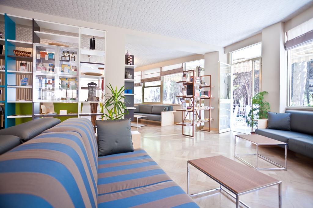 Hotel Antares Cervia Bagian luar foto