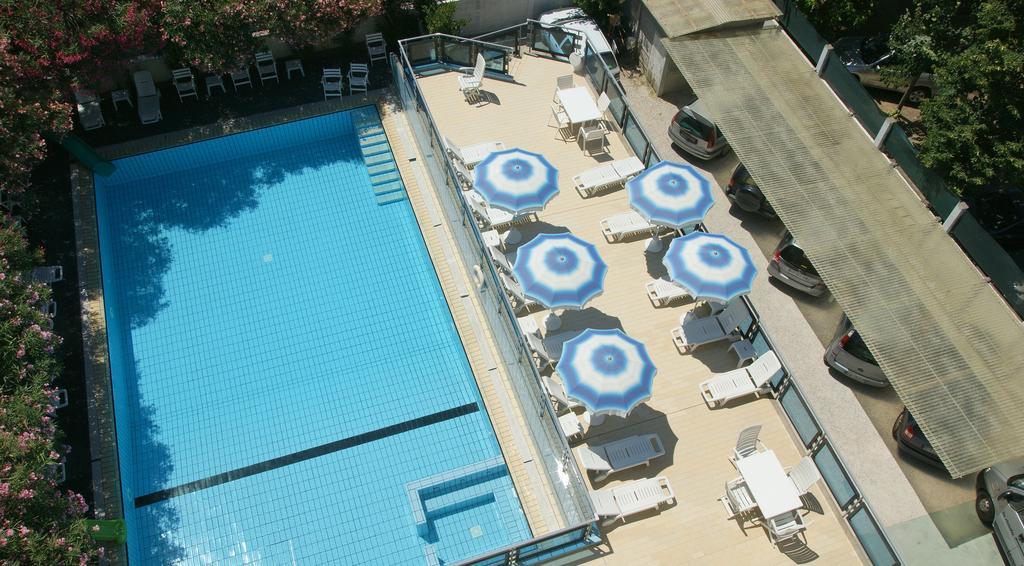 Hotel Antares Cervia Bagian luar foto